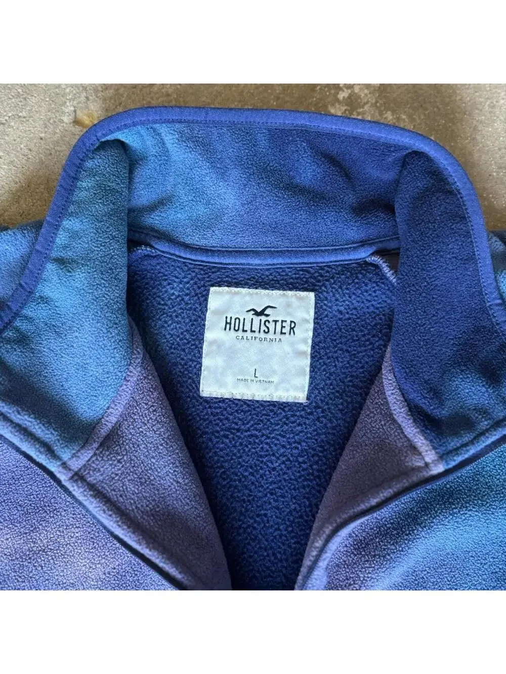 Hollister size large